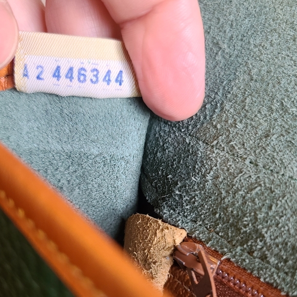 Vintage Dooney & Bourke - Picture 5 of 15